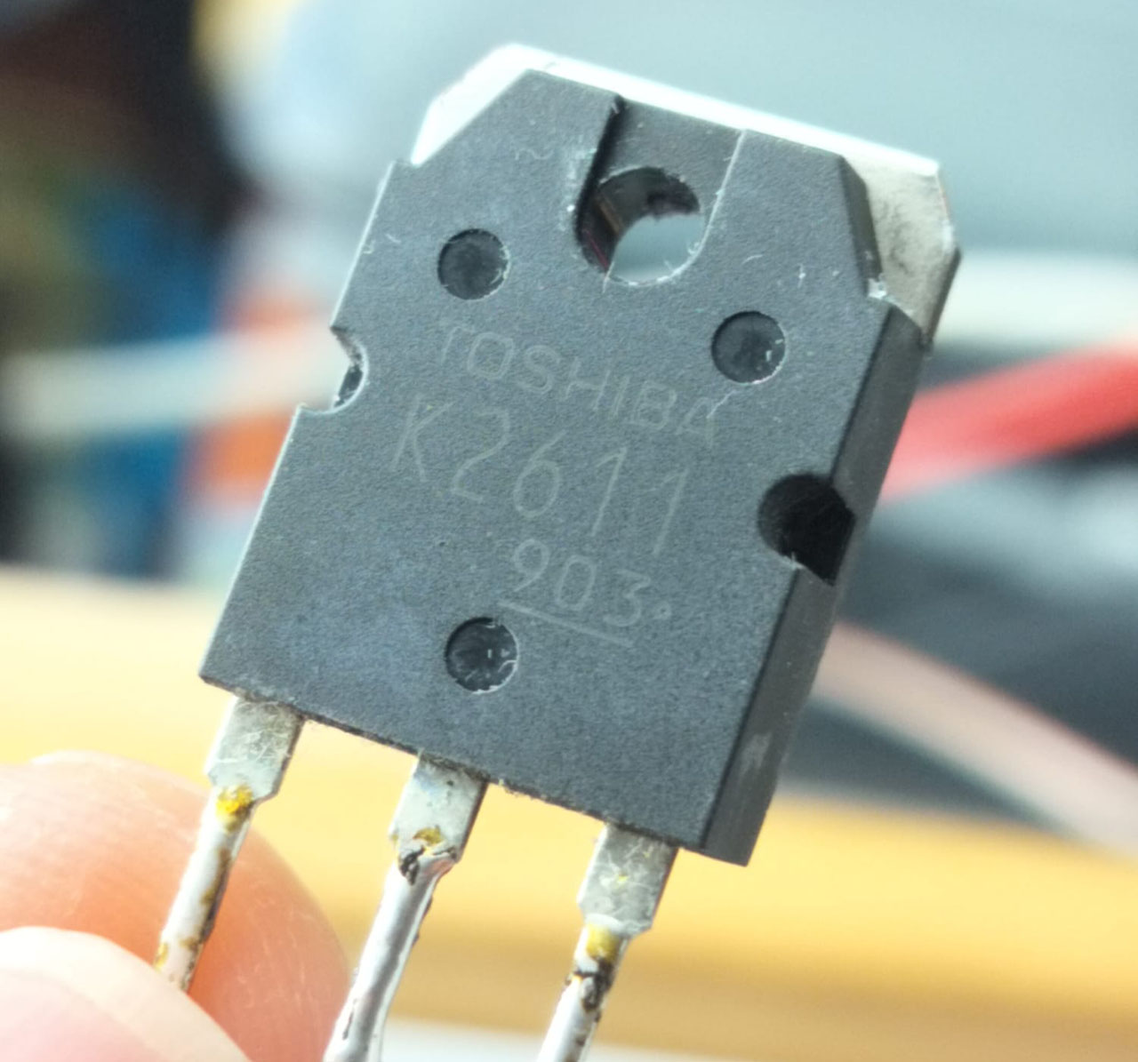 MOSFET 2SK2611.